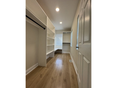 This Crete IL. BEAUTY is ready to for the perfect new owners! on Lincoln Oaks Golf Course in Illinois - for sale on GolfHomes.com, golf home, golf lot