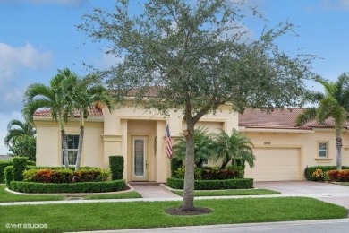 Premium lot villa offers 2 bedrooms, 2 full baths, plus a on PGA Golf Club in PGA Village in Florida - for sale on GolfHomes.com, golf home, golf lot