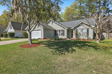 Location, Convenience & Easy Living - This one checks every box! on Shadowmoss Plantation Golf Club in South Carolina - for sale on GolfHomes.com, golf home, golf lot