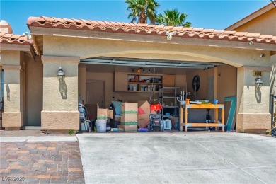 Popular one story home in the NW -- 3 BR, 2 BA, 2-car garage on Durango Hills Golf Club in Nevada - for sale on GolfHomes.com, golf home, golf lot