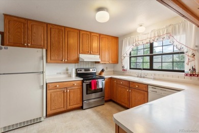 Spacious End-Unit Townhome with Views in Mesa Heights

Tucked on Salida Golf Club Inc in Colorado - for sale on GolfHomes.com, golf home, golf lot