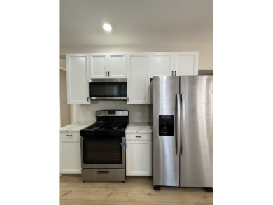 This Crete IL. BEAUTY is ready to for the perfect new owners! on Lincoln Oaks Golf Course in Illinois - for sale on GolfHomes.com, golf home, golf lot