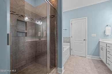 The seller is offering a $5,000 credit with an accepted offer! on The Carolina Club in North Carolina - for sale on GolfHomes.com, golf home, golf lot