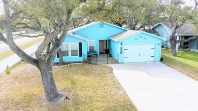 Coastal Cottage Charm: Well-Maintained 2-Bed, 2-Bath with Bonus on Rockport Country Club in Texas - for sale on GolfHomes.com, golf home, golf lot