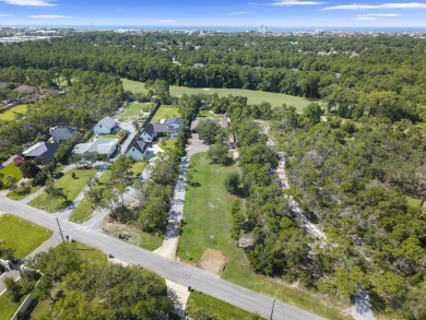 Priced to sell!! Do not wait -- schedule your appointment today on Emerald Bay Golf Club in Florida - for sale on GolfHomes.com, golf home, golf lot