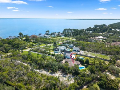 Priced to sell!! Do not wait -- schedule your appointment today on Emerald Bay Golf Club in Florida - for sale on GolfHomes.com, golf home, golf lot