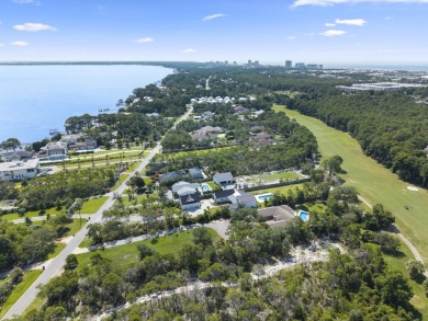 Priced to sell!! Do not wait -- schedule your appointment today on Emerald Bay Golf Club in Florida - for sale on GolfHomes.com, golf home, golf lot