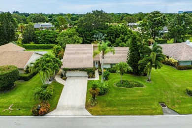 EASTPOINTE COUNTRY CLUB GEM!This beautifully maintained on Eastpointe Country Club in Florida - for sale on GolfHomes.com, golf home, golf lot