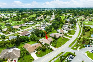 EASTPOINTE COUNTRY CLUB GEM!This beautifully maintained on Eastpointe Country Club in Florida - for sale on GolfHomes.com, golf home, golf lot
