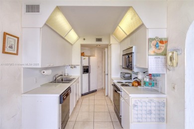 Live above it all at The Landmark in Aventura! This bright on Turnberry Isle Resort and Club in Florida - for sale on GolfHomes.com, golf home, golf lot