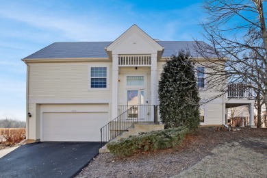 10+++ MOVE RIGHT INTO THIS BEAUTIFUL END UNIT TOWNHOME. GREAT on Midlane Championship Golf Resort in Illinois - for sale on GolfHomes.com, golf home, golf lot