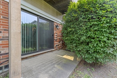 Experience the perfect blend of comfort and convenience in this on Sportsmans Country Club in Illinois - for sale on GolfHomes.com, golf home, golf lot