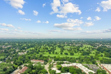 Experience the perfect blend of comfort and convenience in this on Sportsmans Country Club in Illinois - for sale on GolfHomes.com, golf home, golf lot