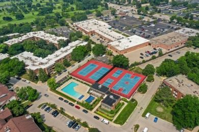 Experience the perfect blend of comfort and convenience in this on Sportsmans Country Club in Illinois - for sale on GolfHomes.com, golf home, golf lot