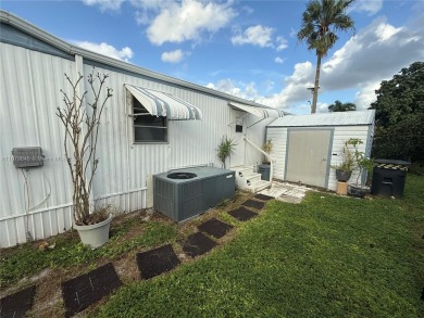 2 bedroom and 2 baths manufactured home in the beautiful on The Club at Emerald Hills in Florida - for sale on GolfHomes.com, golf home, golf lot