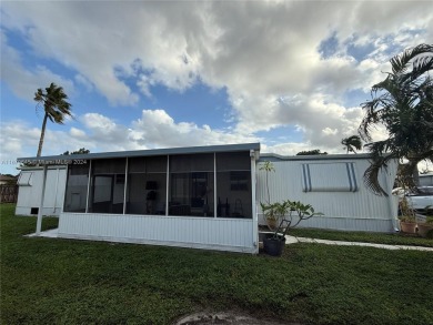 2 bedroom and 2 baths manufactured home in the beautiful on The Club at Emerald Hills in Florida - for sale on GolfHomes.com, golf home, golf lot