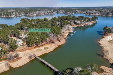 Luxurious Lake Access Home on sought-after Lake Club Drive at on Reynolds Lake Oconee - The Oconee in Georgia - for sale on GolfHomes.com, golf home, golf lot