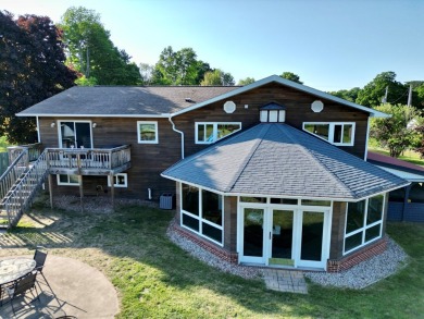 This home is minutes from Titus Mountain and the well known 36 on Malone Golf Club, Inc. in New York - for sale on GolfHomes.com, golf home, golf lot