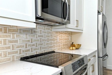 Under contract-accepting backup offers. This is the property you on Heritage Oaks Golf and Country Club in Florida - for sale on GolfHomes.com, golf home, golf lot