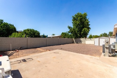 Welcome to easy living in the vibrant 55+ community of Sun Lakes on Oakwood Golf Club  in Arizona - for sale on GolfHomes.com, golf home, golf lot