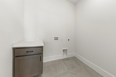 MLS# 21157968 - Built by Stonefield Homes - Ready Now! ~ on Heath Golf and Yacht Club in Texas - for sale on GolfHomes.com, golf home, golf lot