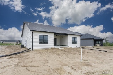 SPEND MORE TIME DOING THE THINGS YOU LOVE...Enjoy simplified on Far Oaks Golf Club in Illinois - for sale on GolfHomes.com, golf home, golf lot