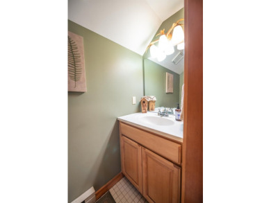 Beautiful 4 bedroom, 3.5 bath townhouse just off the Hermitage on Hermitage Club Golf Course in Vermont - for sale on GolfHomes.com, golf home, golf lot