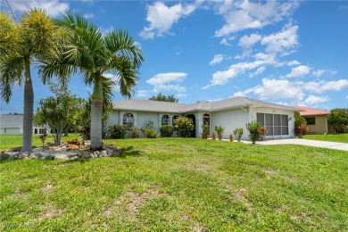 Charming 3-Bed, 2-Bath Home in Desirable Location Welcome to on El Rio Golf Course and Club in Florida - for sale on GolfHomes.com, golf home, golf lot