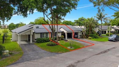 Experience the elegance of this remodeled 2/2 + DEN Villa in on Bonaventure Country Club in Florida - for sale on GolfHomes.com, golf home, golf lot