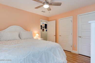 Beautifully Updated exquisite 3 Bedroom, 2 Bath Golf Villas End on Spruce Creek Golf Club in Florida - for sale on GolfHomes.com, golf home, golf lot