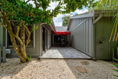 Beautifully Updated exquisite 3 Bedroom, 2 Bath Golf Villas End on Spruce Creek Golf Club in Florida - for sale on GolfHomes.com, golf home, golf lot
