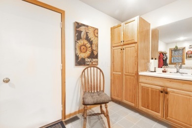 Spacious ranch ''FOR SAIL'' on the highly desired Courtland on Apple Valley Golf Course in Ohio - for sale on GolfHomes.com, golf home, golf lot