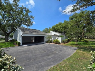 HUGE PRICE REDUCTION!!! SELLER CIRCOMSTANCES ARE MOTIVATEDE AND on Carrollwood Country Club in Florida - for sale on GolfHomes.com, golf home, golf lot