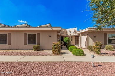 Come see this darling Phase 3 2 bedroom, 2 bath end unit. This on Sun City-Willow Creek / Willow Brook  in Arizona - for sale on GolfHomes.com, golf home, golf lot