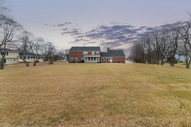 Welcome to luxury golf course living in the Crestwicke Country on Crestwicke Country Club in Illinois - for sale on GolfHomes.com, golf home, golf lot