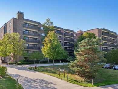 If you are looking for a home that makes your life easier, more on Heather Ridge Golf Club in Illinois - for sale on GolfHomes.com, golf home, golf lot