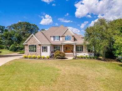 Please watch the video tour for an awesome virtual experience of on Southern Oaks Golf Club in South Carolina - for sale on GolfHomes.com, golf home, golf lot