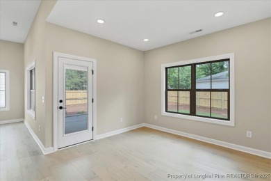 MOVE IN READY + FULLY FENCED BACKYARD! Welcome to another on Woodlake Country Club in North Carolina - for sale on GolfHomes.com, golf home, golf lot