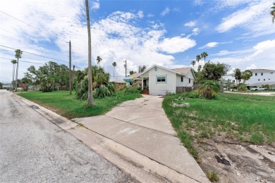1580 Arizona Ave NE, St. Petersburg, FL 33703 presents a rare on The Renaisssance Vinoy Golf Club in Florida - for sale on GolfHomes.com, golf home, golf lot