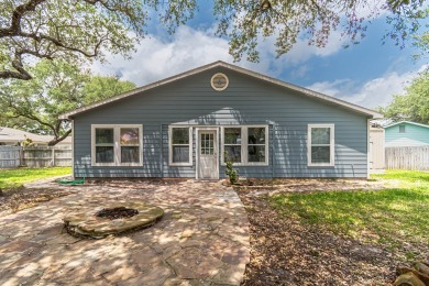 Welcome to this beauty in Captains Bay! This charming 2-bedroom on Rockport Country Club in Texas - for sale on GolfHomes.com, golf home, golf lot