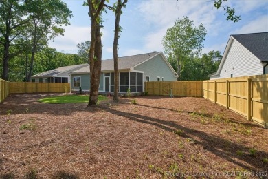 MOVE IN READY + FULLY FENCED BACKYARD! Welcome to another on Woodlake Country Club in North Carolina - for sale on GolfHomes.com, golf home, golf lot