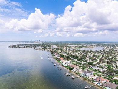 1580 Arizona Ave NE, St. Petersburg, FL 33703 presents a rare on The Renaisssance Vinoy Golf Club in Florida - for sale on GolfHomes.com, golf home, golf lot