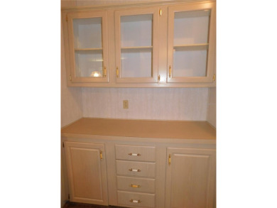 BIG PRICE DROP!!! Save money by making minor renovations on Largo Golf Course in Florida - for sale on GolfHomes.com, golf home, golf lot