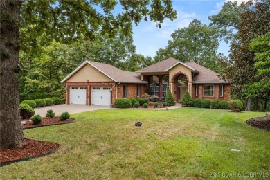 Beautiful custom-built 5-BR home in Porto Cima, on a 1-acre on The Club At Porto Cima in Missouri - for sale on GolfHomes.com, golf home, golf lot