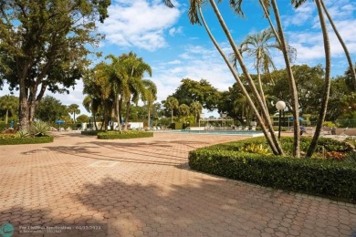 Best views of the Sunset over the golf course.
Beautifully on Palm-Aire Country Club and Resort - Palms in Florida - for sale on GolfHomes.com, golf home, golf lot