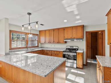 This spacious, immaculately maintained 5BR/2.5BA home is located on Point Mallard Golf Course in Alabama - for sale on GolfHomes.com, golf home, golf lot