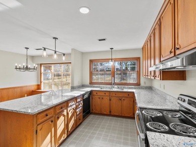 This spacious, immaculately maintained 5BR/2.5BA home is located on Point Mallard Golf Course in Alabama - for sale on GolfHomes.com, golf home, golf lot