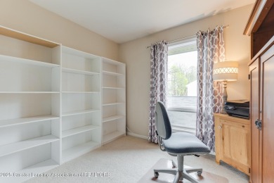 Golf Course condo - This charming condo offers everything you've on Brookshire Inn and Golf Club in Michigan - for sale on GolfHomes.com, golf home, golf lot