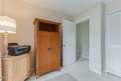 Golf Course condo - This charming condo offers everything you've on Brookshire Inn and Golf Club in Michigan - for sale on GolfHomes.com, golf home, golf lot