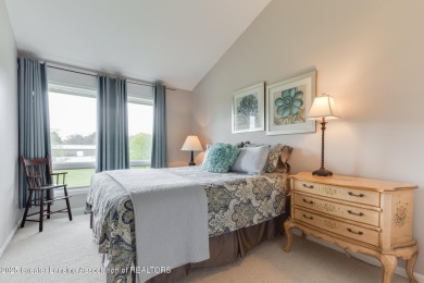 Golf Course condo - This charming condo offers everything you've on Brookshire Inn and Golf Club in Michigan - for sale on GolfHomes.com, golf home, golf lot